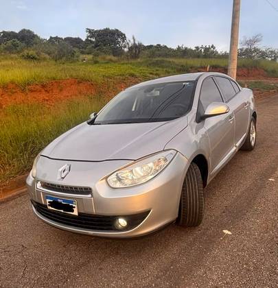 RENAULT FLUENCE 2.0 DYNAMIQUE 16V FLEX 4P AUTOMÁTICO RENAULT FLUENCE 2.0 DYNAMIQUE 16V FLEX 4P AUTOMÁTICO